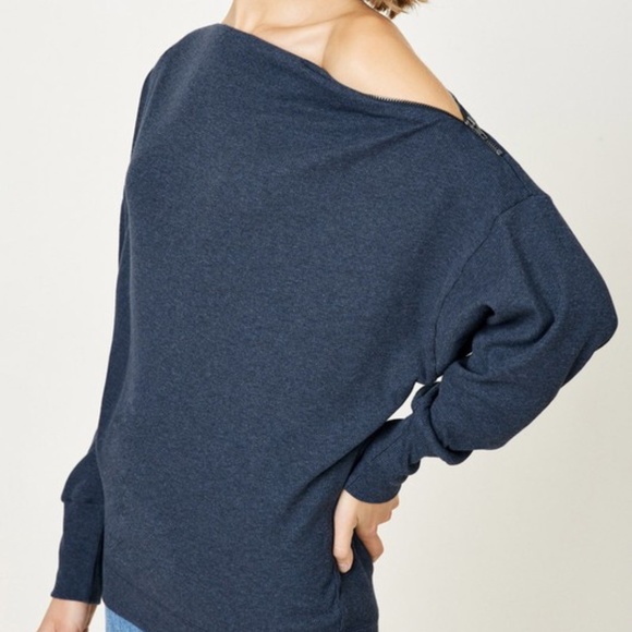 Side Zip Top - Picture 1 of 2